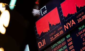 Chứng khoán suy giảm với các cuộc đàm phán về nợ và biên bản của Fed