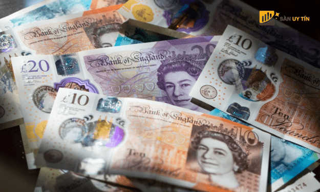 Chứng khoán Mỹ sụt giảm trong bối cảnh đàm phán trần nợ, công bố dữ liệu doanh số bán lẻ