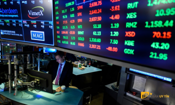 Thị trường chứng khoán tăng mạnh với tâm điểm là các cuộc đàm phán về trần nợ