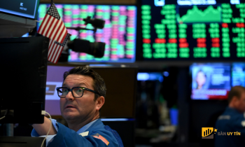 Phố Wall giảm điểm khi cổ phiếu công nghệ giảm làm lu mờ đà tăng của cổ phiếu khác