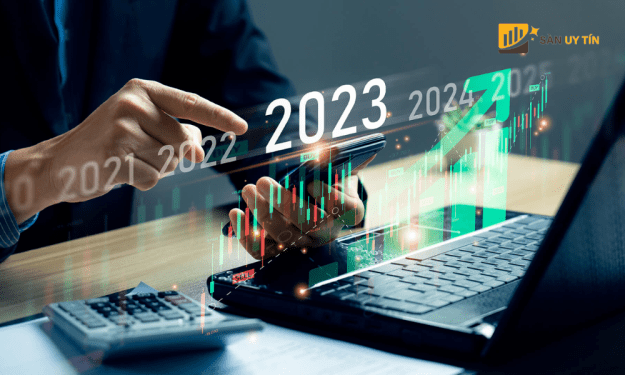 S&P 500 phục hồi chậm khi vàng giảm dưới mức 1900 USD