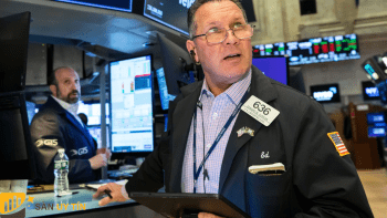 Chứng khoán Mỹ ít thay đổi khi lãi suất trái phiếu kho bạc giảm trở lại