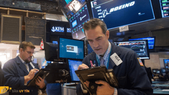 Hợp đồng tương lai chứng khoán ít thay đổi sau khi Moody’s hạ triển vọng của Mỹ