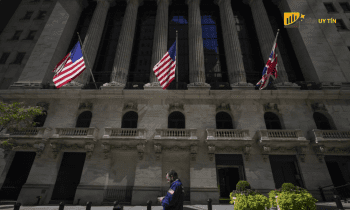 Phố Wall đóng cửa trái chiều sau 7 tuần tăng liên tiếp