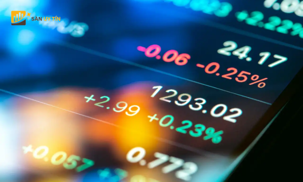 Dow và S&P 500 giảm điểm khi lợi suất tăng trước dữ liệu, thu nhập