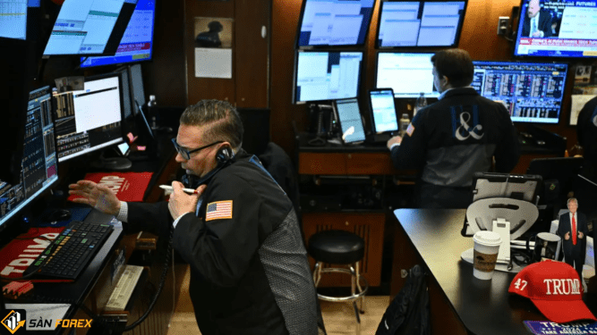 Cổ phiếu Mỹ tiếp tục giảm khi chính sách thuế quan của Trump có hiệu lực