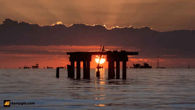 Giá dầu thô Brent thăm dò mức kháng cự trong khi giá bạc, nhôm giảm từ mức cao của thứ tư