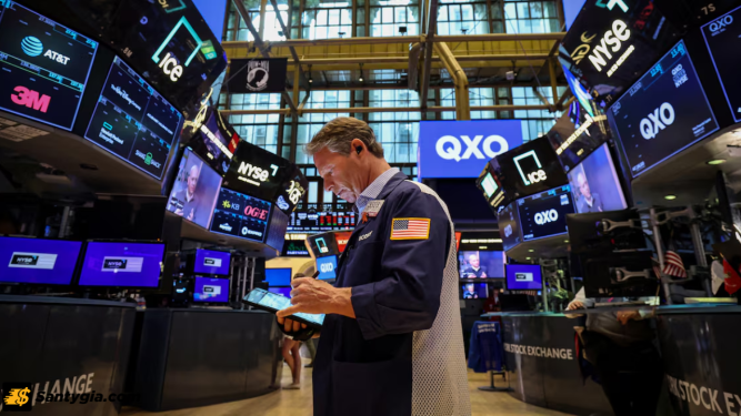 Dow tăng 500 điểm, S&P 500 đóng cửa ở mức kỷ lục mới nhờ sự lạc quan về thỏa thuận thương mại của Trump